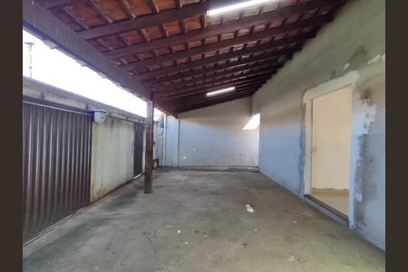 Casa para alugar com 220m², 3 quartos e 2 vagas