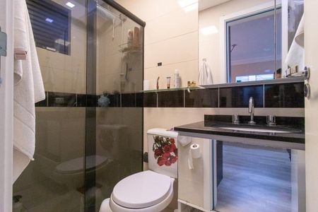 Banheiro da Suíte de kitnet/studio para alugar com 1 quarto, 47m² em Lindoia, Curitiba