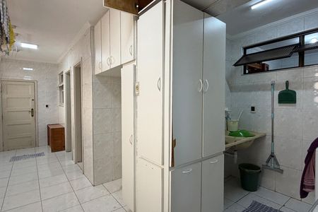Apartamento para alugar com 212m², 3 quartos e 1 vagaÁrea de Serviço