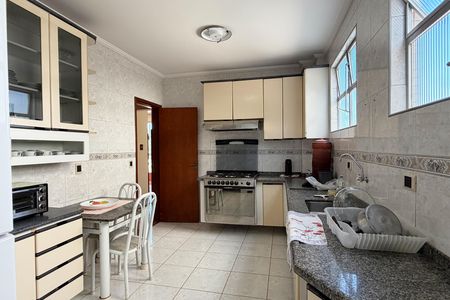 Apartamento para alugar com 212m², 3 quartos e 1 vagaCozinha