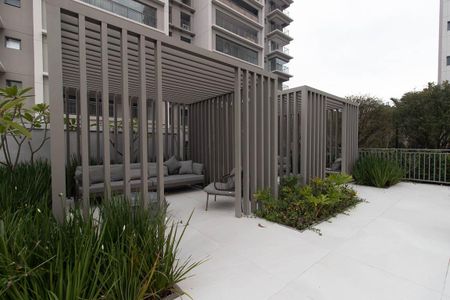 Apartamento à venda com 155m², 3 quartos e 2 vagas Apartamento à venda com 155m², 3 quartos e 2 vagasÁrea comum - Piscina