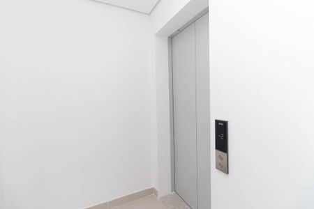 Apartamento à venda com 155m², 3 quartos e 2 vagas Apartamento à venda com 155m², 3 quartos e 2 vagasHall Privativo