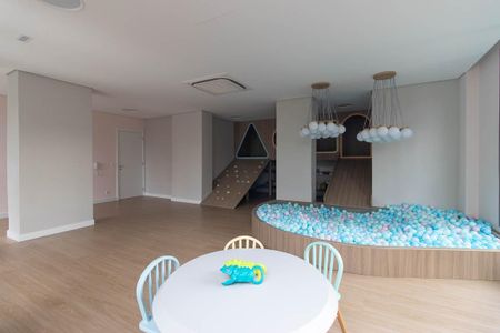 Apartamento à venda com 155m², 3 quartos e 2 vagas Apartamento à venda com 155m², 3 quartos e 2 vagasÁrea comum - Brinquedoteca