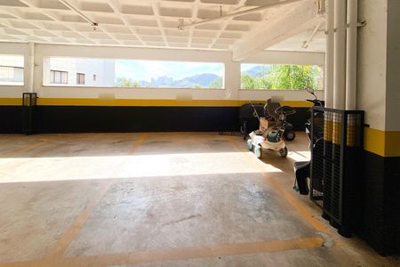 Apartamento à venda com 126m², 4 quartos e 3 vagas Apartamento à venda com 126m², 4 quartos e 3 vagasVagas