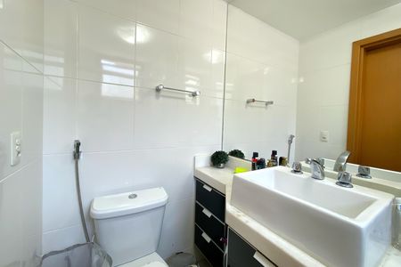 Apartamento à venda com 126m², 4 quartos e 3 vagas Apartamento à venda com 126m², 4 quartos e 3 vagasBanheiro da Suíte 2