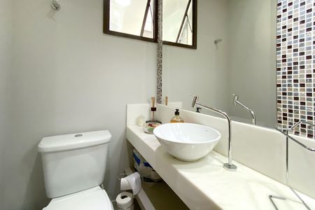 Apartamento à venda com 126m², 4 quartos e 3 vagas Apartamento à venda com 126m², 4 quartos e 3 vagasLavabo