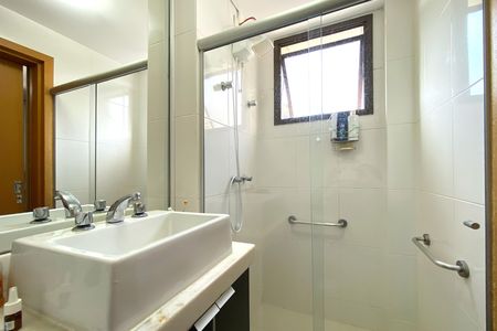 Apartamento à venda com 126m², 4 quartos e 3 vagas Apartamento à venda com 126m², 4 quartos e 3 vagasBanheiro da Suíte 2