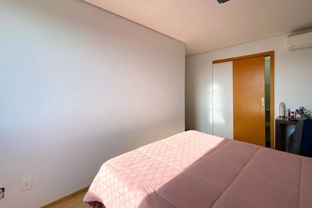 Apartamento à venda com 126m², 4 quartos e 3 vagas Apartamento à venda com 126m², 4 quartos e 3 vagasSuite 1