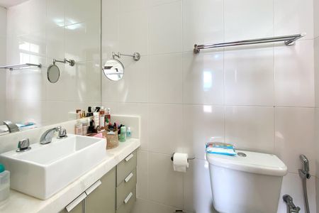 Apartamento à venda com 126m², 4 quartos e 3 vagas Apartamento à venda com 126m², 4 quartos e 3 vagasSuite 1