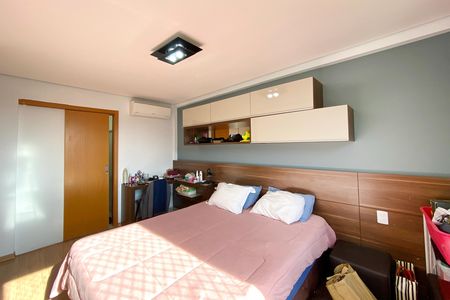 Apartamento à venda com 126m², 4 quartos e 3 vagas Apartamento à venda com 126m², 4 quartos e 3 vagasSuite 1