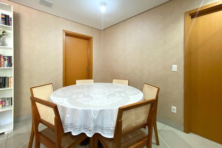 Apartamento à venda com 126m², 4 quartos e 3 vagas Apartamento à venda com 126m², 4 quartos e 3 vagasSala de Jantar