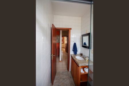 Casa à venda com 282m², 4 quartos e 3 vagasBanheiro Social