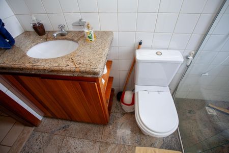 Casa à venda com 282m², 4 quartos e 3 vagasBanheiro Social