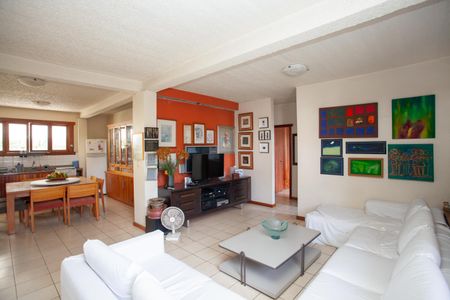 Sala de casa à venda com 4 quartos, 282m² em Água Branca, Contagem