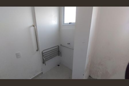 Banheiro de apartamento à venda com 2 quartos, 52m² em Caiçaras, Belo Horizonte