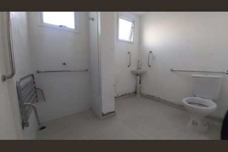 Banheiro de apartamento à venda com 2 quartos, 52m² em Caiçaras, Belo Horizonte