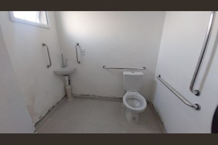 Banheiro de apartamento à venda com 2 quartos, 52m² em Caiçaras, Belo Horizonte