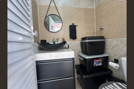 Banheiro 2 de casa de condomínio à venda com 3 quartos, 320m² em Parque Nova Jandira, Barueri