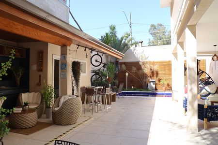 Casa de condomínio para alugar com 320m², 3 quartos e 6 vagas Casa de condomínio para alugar com 320m², 3 quartos e 6 vagasQuintal