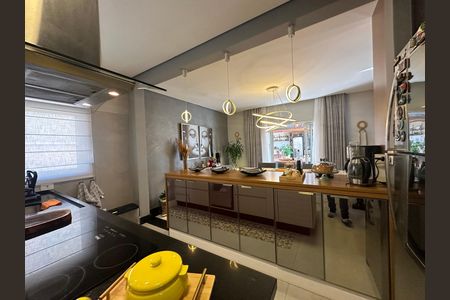 Casa de condomínio para alugar com 320m², 3 quartos e 6 vagas Casa de condomínio para alugar com 320m², 3 quartos e 6 vagasCozinha
