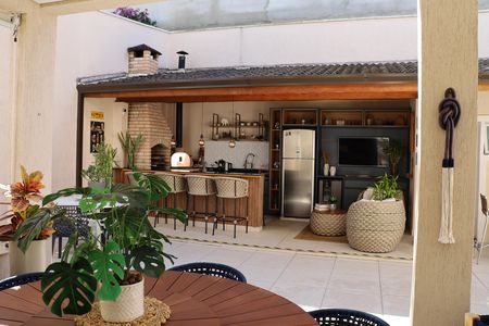 Casa de condomínio para alugar com 320m², 3 quartos e 6 vagas Casa de condomínio para alugar com 320m², 3 quartos e 6 vagasChurrasqueira