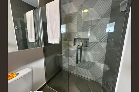 Casa de condomínio para alugar com 320m², 3 quartos e 6 vagas Casa de condomínio para alugar com 320m², 3 quartos e 6 vagasBanheiro social