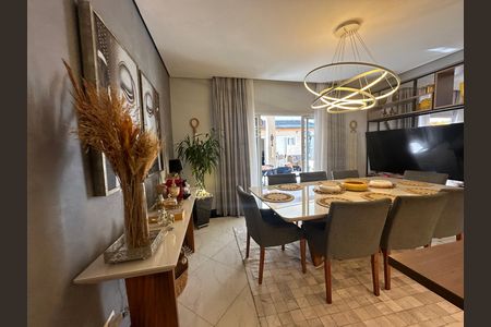 Casa de condomínio para alugar com 320m², 3 quartos e 6 vagas Casa de condomínio para alugar com 320m², 3 quartos e 6 vagasSala de Jantar