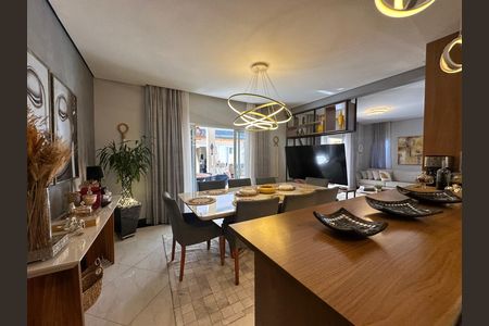 Casa de condomínio para alugar com 320m², 3 quartos e 6 vagas Casa de condomínio para alugar com 320m², 3 quartos e 6 vagasSala de Jantar