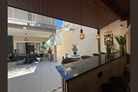 Casa de condomínio para alugar com 320m², 3 quartos e 6 vagas Casa de condomínio para alugar com 320m², 3 quartos e 6 vagasChurrasqueira