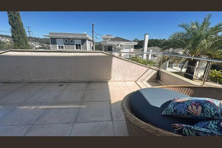 Casa de condomínio para alugar com 320m², 3 quartos e 6 vagas Casa de condomínio para alugar com 320m², 3 quartos e 6 vagasVaranda