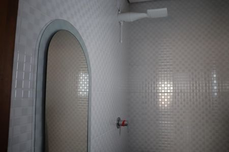 Casa de condomínio para alugar com 320m², 3 quartos e 6 vagas Casa de condomínio para alugar com 320m², 3 quartos e 6 vagasBanheiro de serviço