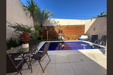 Casa de condomínio para alugar com 320m², 3 quartos e 6 vagas Casa de condomínio para alugar com 320m², 3 quartos e 6 vagasPiscina