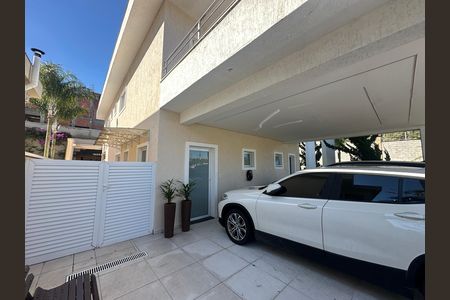 Garagem de casa de condomínio à venda com 3 quartos, 320m² em Parque Nova Jandira, Barueri