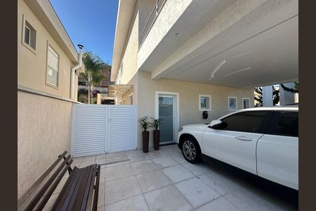 Casa de condomínio para alugar com 320m², 3 quartos e 6 vagas Casa de condomínio para alugar com 320m², 3 quartos e 6 vagasGaragem