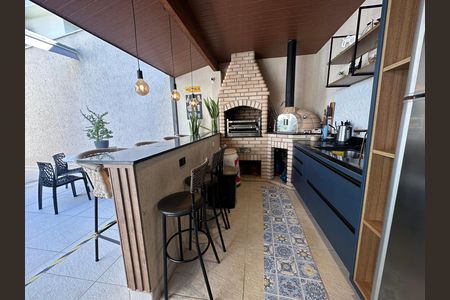 Casa de condomínio para alugar com 320m², 3 quartos e 6 vagas Casa de condomínio para alugar com 320m², 3 quartos e 6 vagasChurrasqueira
