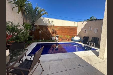 Casa de condomínio para alugar com 320m², 3 quartos e 6 vagas Casa de condomínio para alugar com 320m², 3 quartos e 6 vagasPiscina
