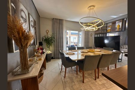 Casa de condomínio para alugar com 320m², 3 quartos e 6 vagas Casa de condomínio para alugar com 320m², 3 quartos e 6 vagasSala de Jantar