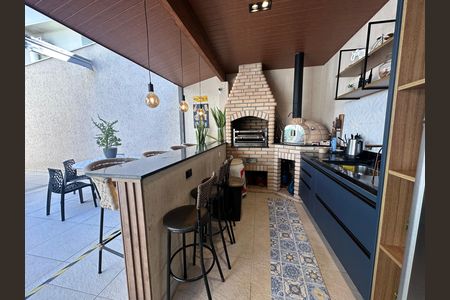 Casa de condomínio para alugar com 320m², 3 quartos e 6 vagas Casa de condomínio para alugar com 320m², 3 quartos e 6 vagasChurrasqueira