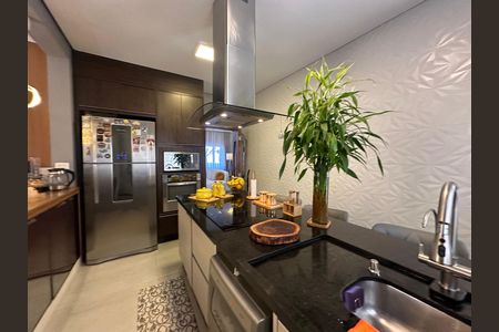 Cozinha de casa de condomínio à venda com 3 quartos, 320m² em Parque Nova Jandira, Barueri