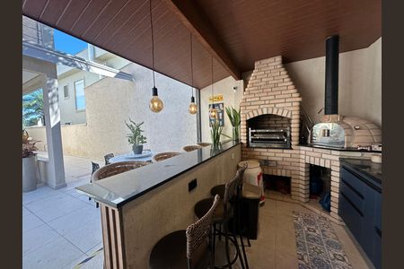Casa de condomínio para alugar com 320m², 3 quartos e 6 vagas Casa de condomínio para alugar com 320m², 3 quartos e 6 vagasChurrasqueira