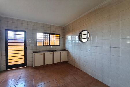 Casa à venda com 110m², 3 quartos e 1 vaga