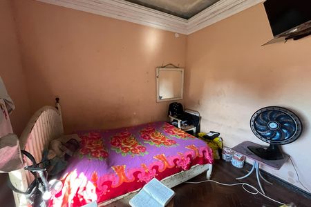 Casa à venda com 320m², 3 quartos e 3 vagas Casa à venda com 320m², 3 quartos e 3 vagasQuarto 1
