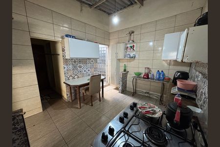 Casa à venda com 340m², 4 quartos e 6 vagas Casa à venda com 340m², 4 quartos e 6 vagasCozinha anexo 2