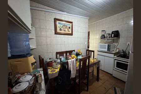 Casa à venda com 340m², 4 quartos e 6 vagas Casa à venda com 340m², 4 quartos e 6 vagasCozinha anexo 1