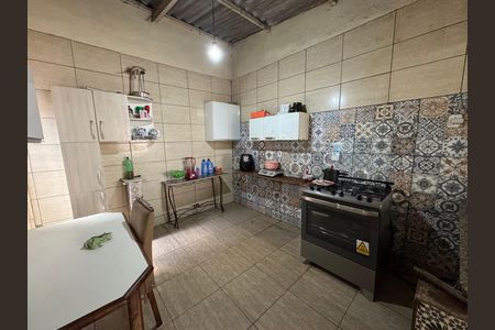 Casa à venda com 340m², 4 quartos e 6 vagas Casa à venda com 340m², 4 quartos e 6 vagasCozinha anexo 2