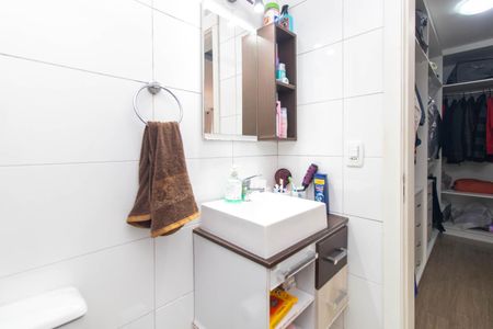 Banheiro do Quarto 1 de casa à venda com 3 quartos, 160m² em Santo Antônio, Porto Alegre