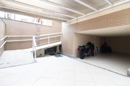 Garagem de casa à venda com 3 quartos, 160m² em Santo Antônio, Porto Alegre