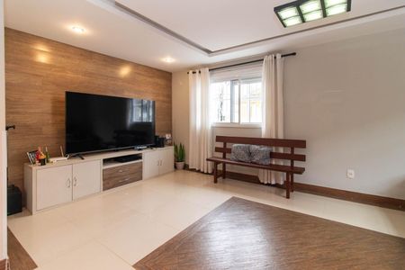 Sala de casa à venda com 3 quartos, 160m² em Santo Antônio, Porto Alegre
