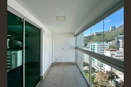 Apartamento para alugar com 200m², 4 quartos e 3 vagas