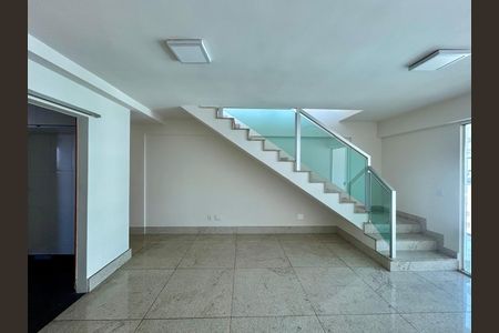 Apartamento para alugar com 200m², 4 quartos e 3 vagas